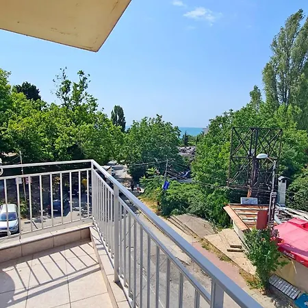 Jour Hоuse Varna